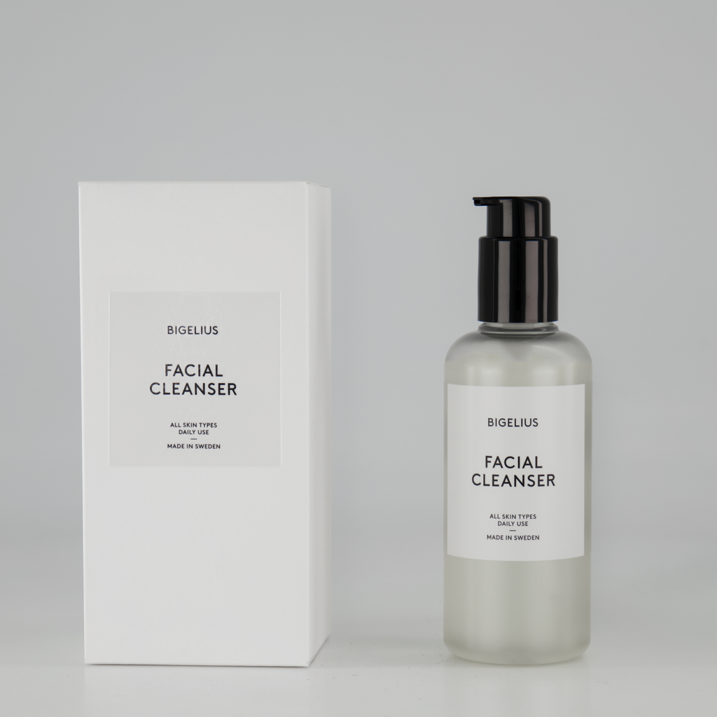 The perfect kit to start with if you are new to skincare. Two products focusing on keeping your face fresh, clean, and hydrated.