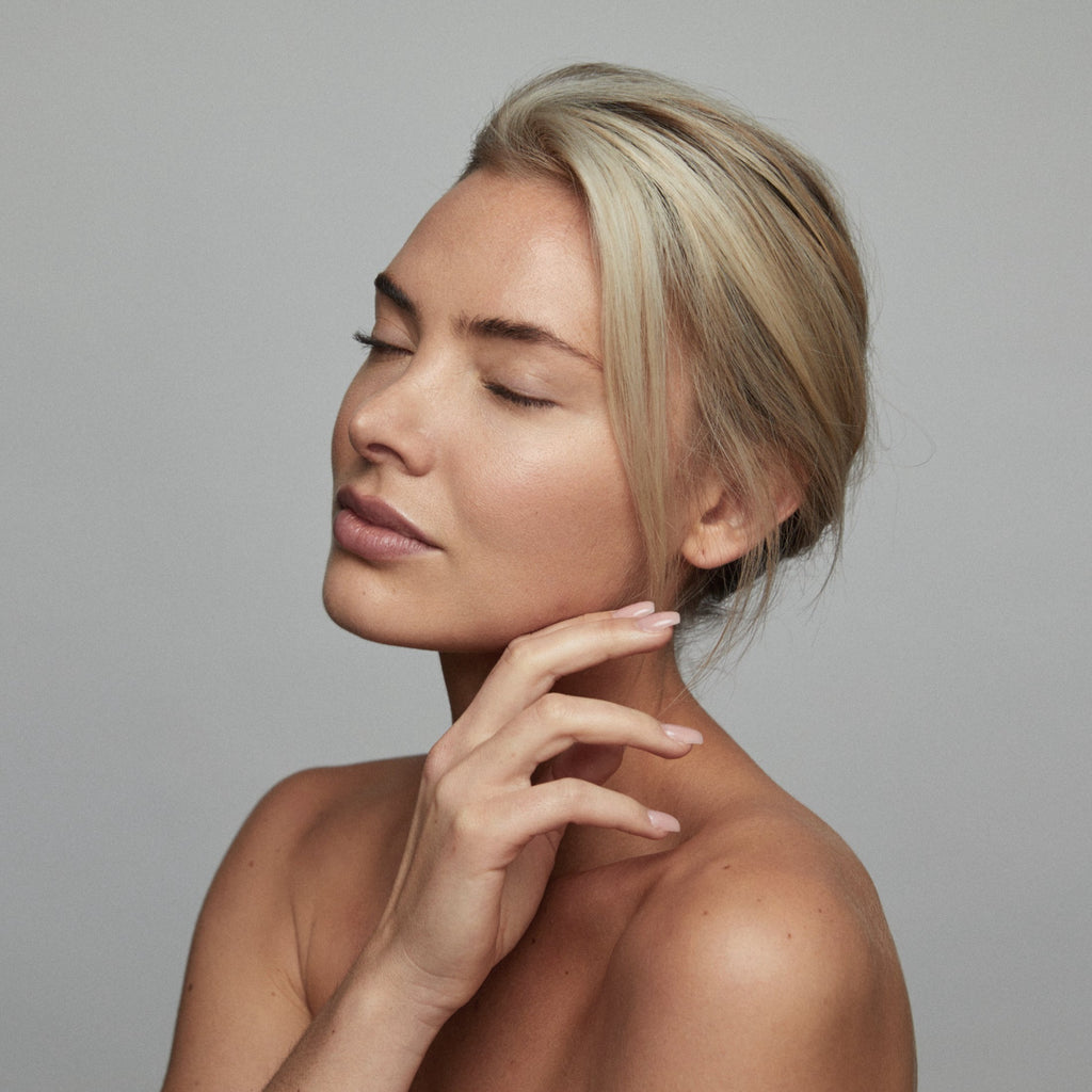 Bigelius skincare facial serum - a long lasting hydrating serum that absorbs into the skin while leaving it plumped and hydrated