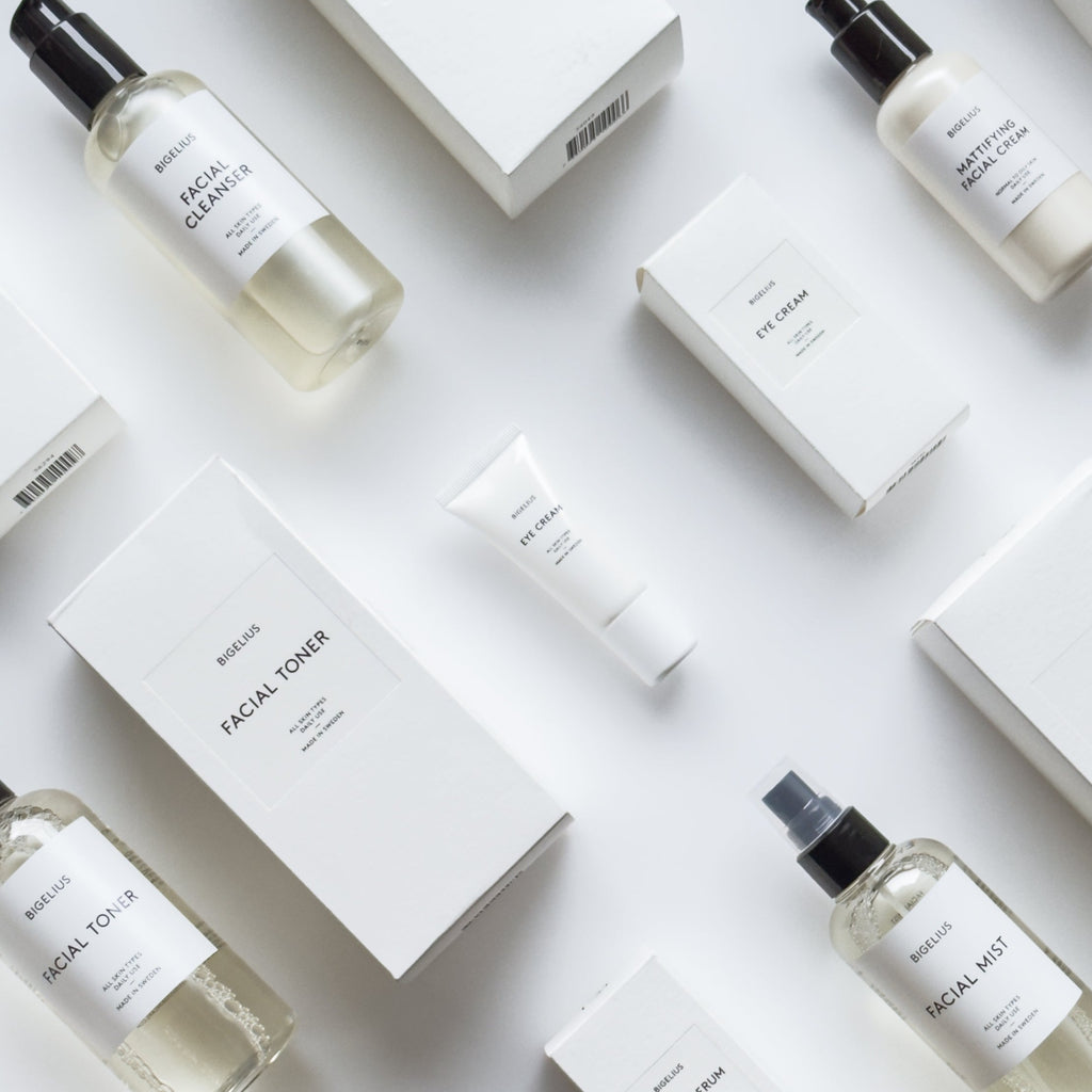 Vegan, nurturing, anti-pollution skincare. Packed with natural antioxidants and powerful agents protecting your skin from air pollution. Crafted in Sweden.