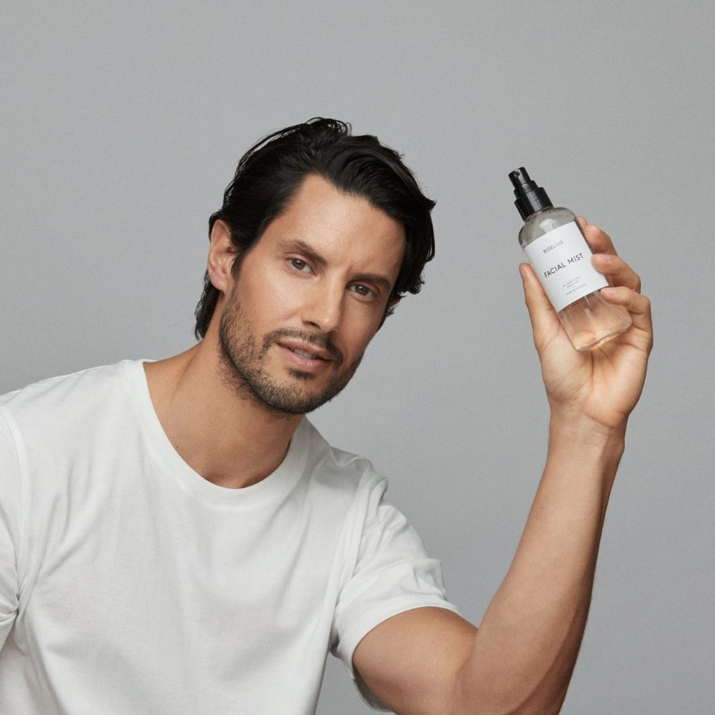 Bigelius skincare facial mist - a boosting, refreshing, airy and hydrating mist that helps to prevent premature aging of the skin caused by environmental pollution.